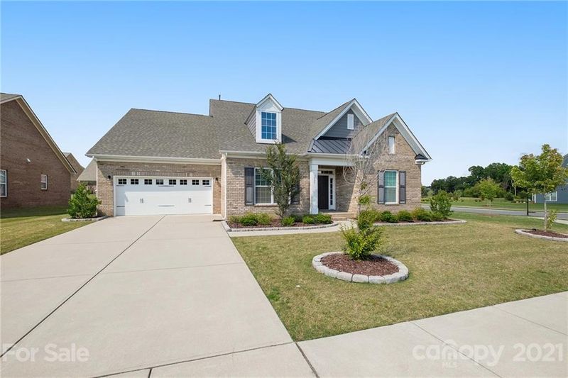 2555 Snap Dragon Dr, Harrisburg, NC 28075