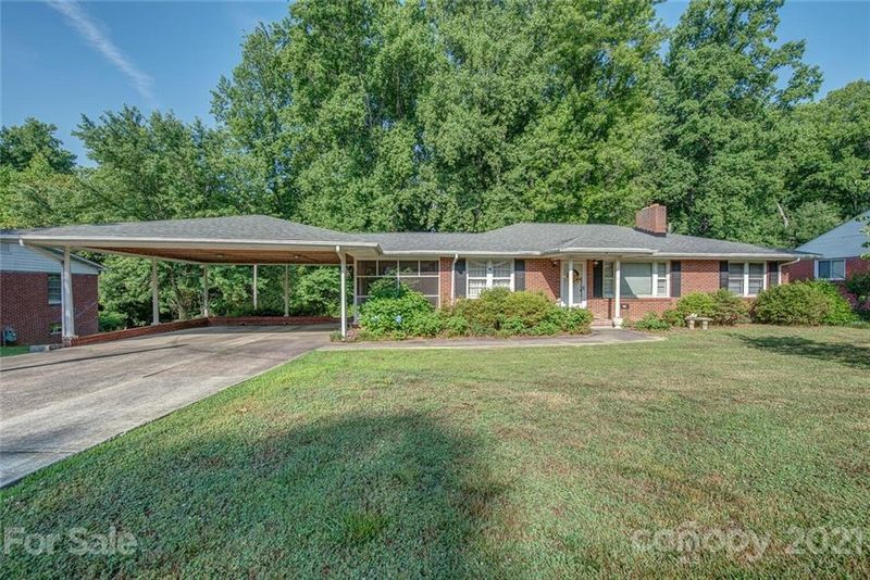 403 Pine Grove Ave, Cherryville, NC 28021