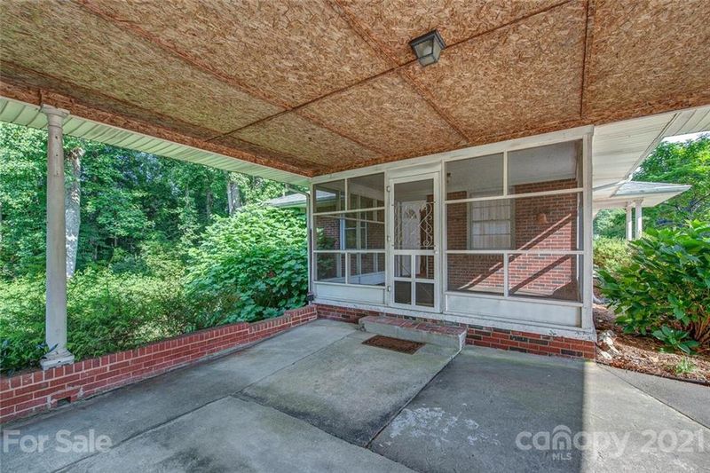 403 Pine Grove Ave, Cherryville, NC 28021