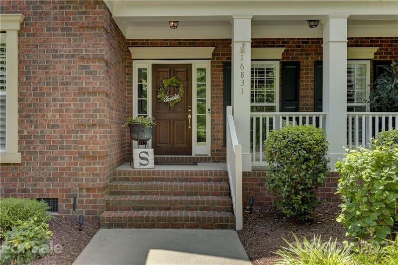 16831 Turtle Point Rd, Charlotte, NC 28278