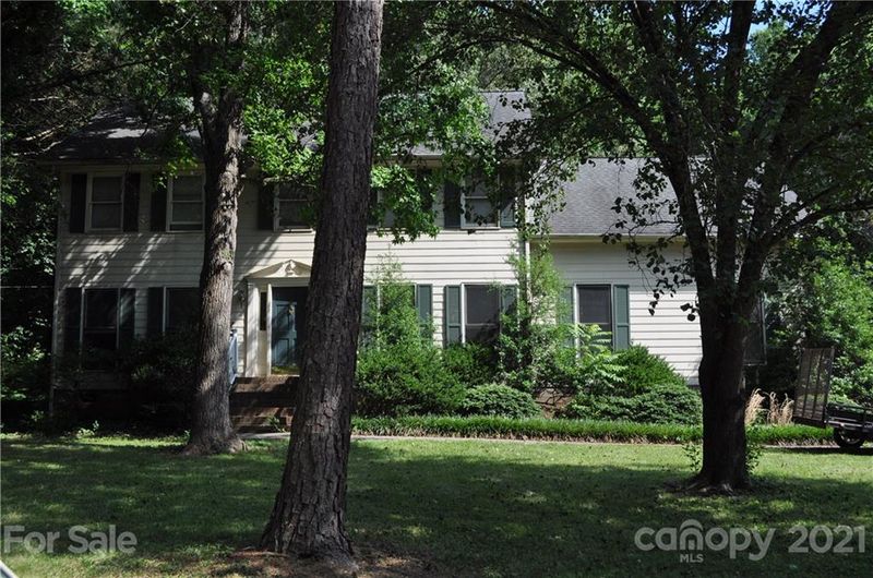 10024 Fireside Ln, Charlotte, NC 28215