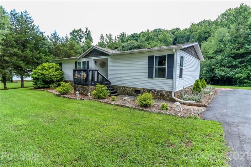 4267 Rhoney School Rd, Hickory, NC 28602