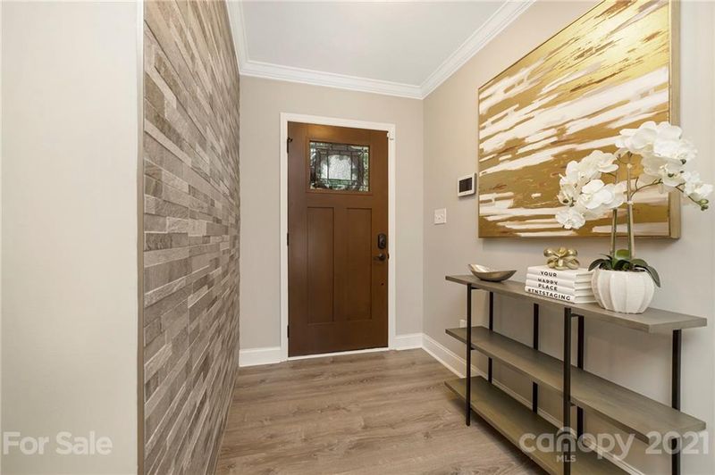 2721 Heather Glen Ln, Charlotte, NC 28208