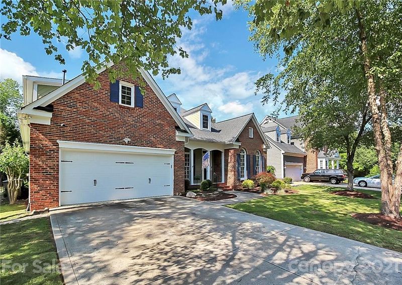 6517 Fairway Point Dr, Charlotte, NC 28269