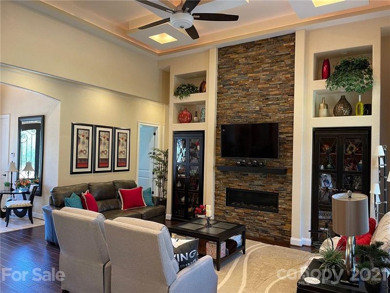 23 39th Avenue Dr NW, Hickory, NC 28601