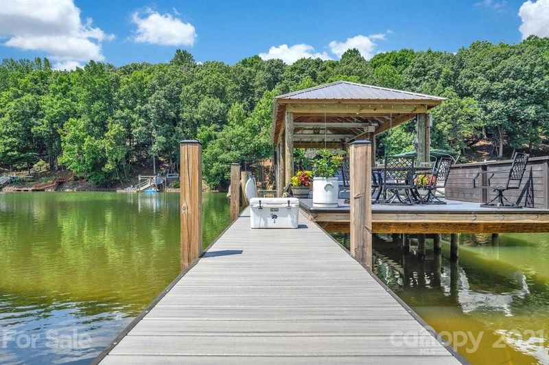 1009 Palmyra Dr, Tega Cay, SC 29708
