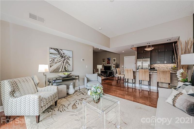 721 Governor Morrison St #605, Charlotte, NC 28211