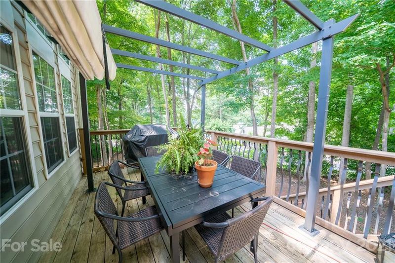 153 Spring Grove Dr, Mooresville, NC 28117