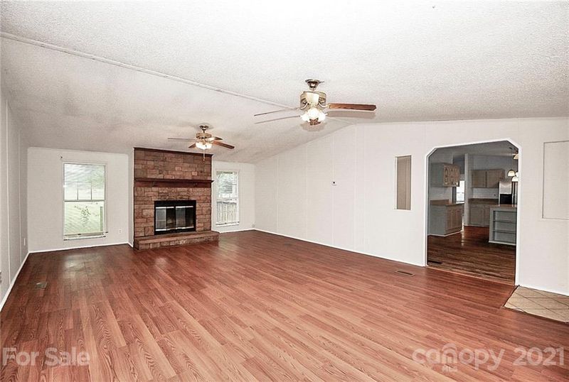 8805 Summerhill Dr, Waxhaw, NC 28173
