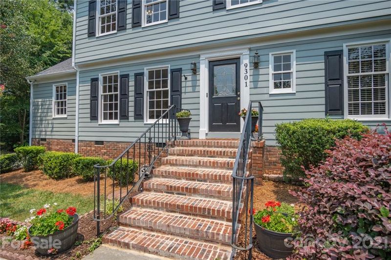 9301 Elverson Dr, Charlotte, NC 28277