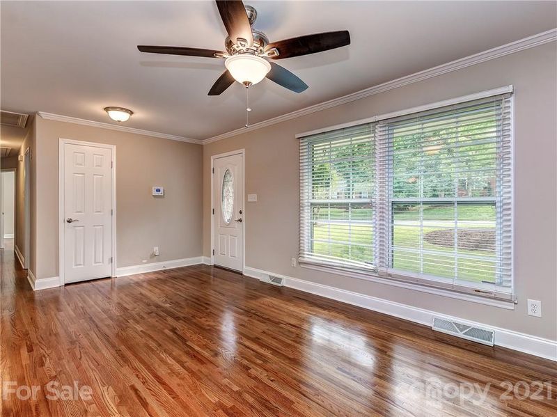1920 Edgewater Dr, Charlotte, NC 28210