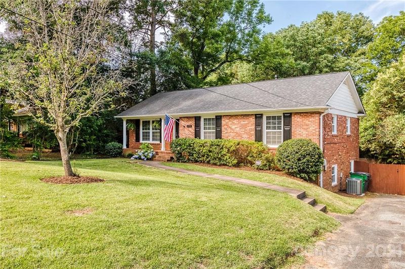 1920 Edgewater Dr, Charlotte, NC 28210