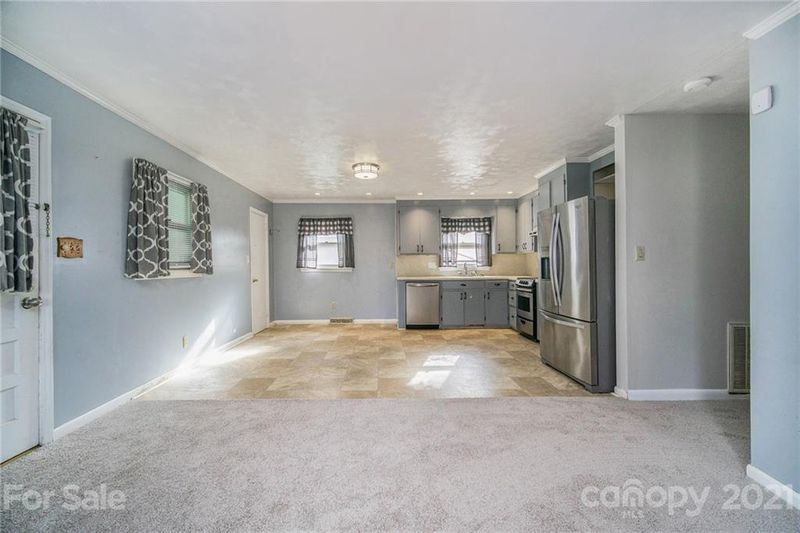 230 Laverne Dr, Concord, NC 28025