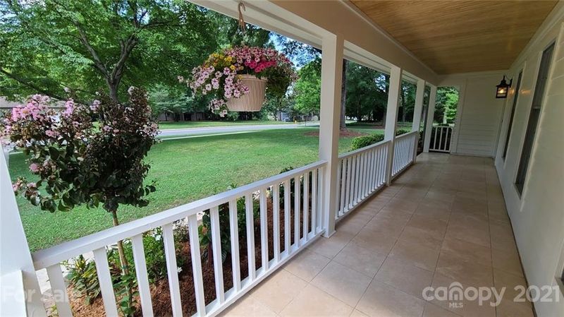 9107 Raintree Ln, Charlotte, NC 28277