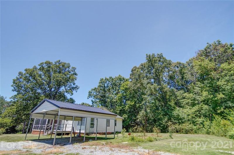 318 Mariposa Rd, Stanley, NC 28164
