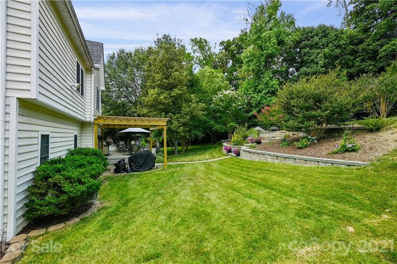 2311 Coneflower Dr, Charlotte, NC 28213