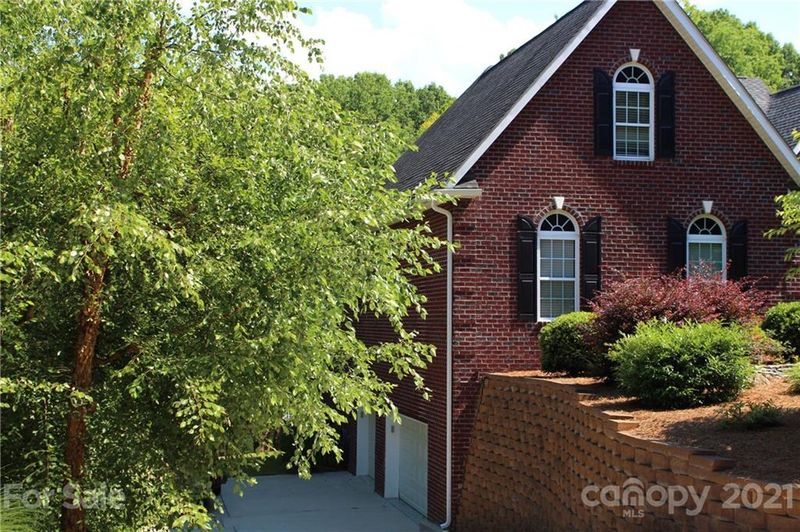 8421 Marina Ln, Catawba, NC 28609