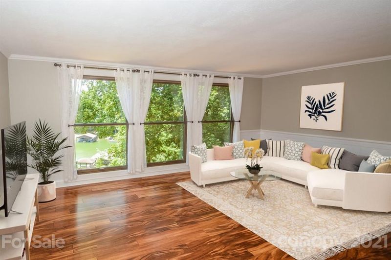 302 Clark Cove Rd, Statesville, NC 28677