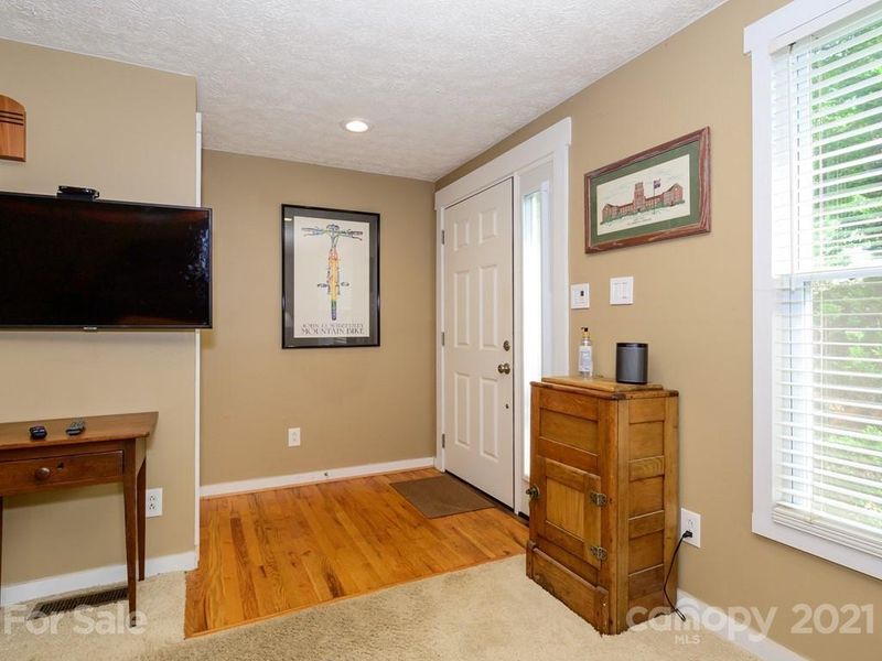 6632 Rollingridge Dr, Charlotte, NC 28211