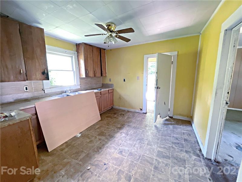113 8th Avenue Dr SE, Hickory, NC 28602