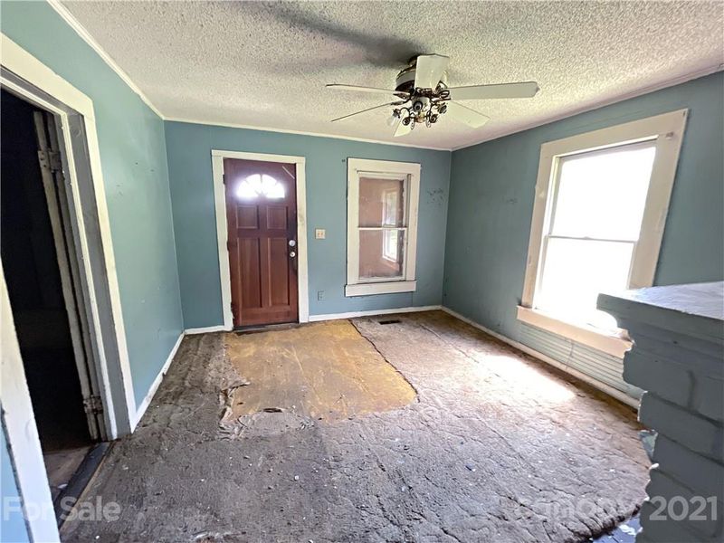 113 8th Avenue Dr SE, Hickory, NC 28602