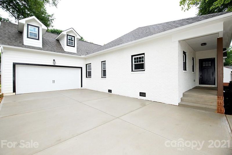 611 Greystone Rd, Charlotte, NC 28209