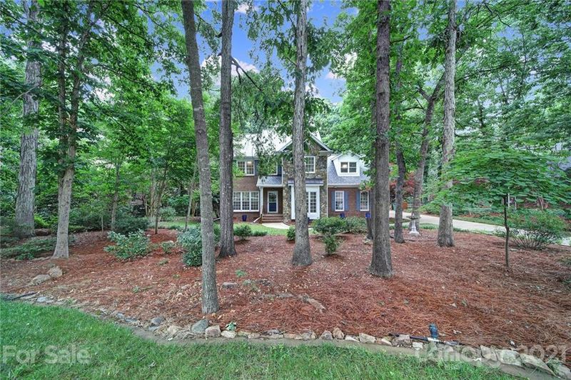 2641 Willowbrook Dr, Matthews, NC 28104