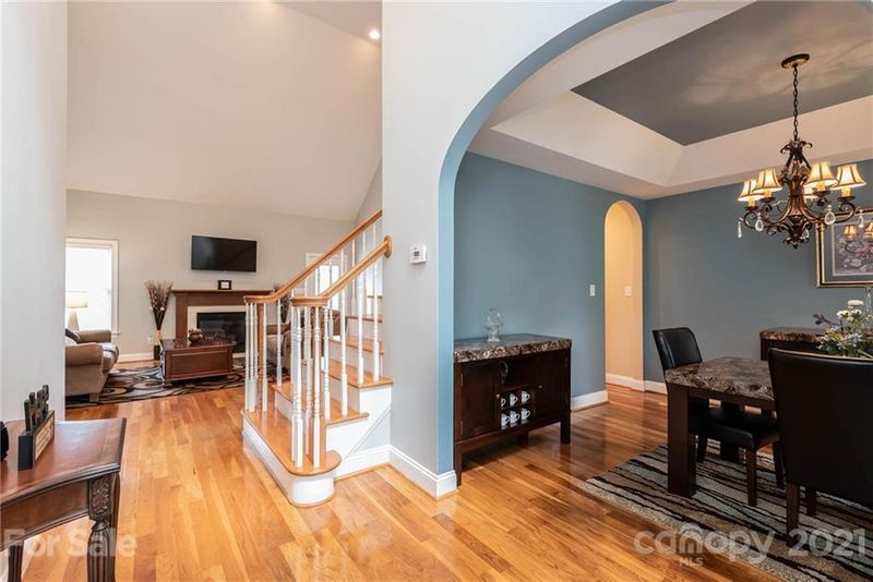 2814 5th St NE, Hickory, NC 28601