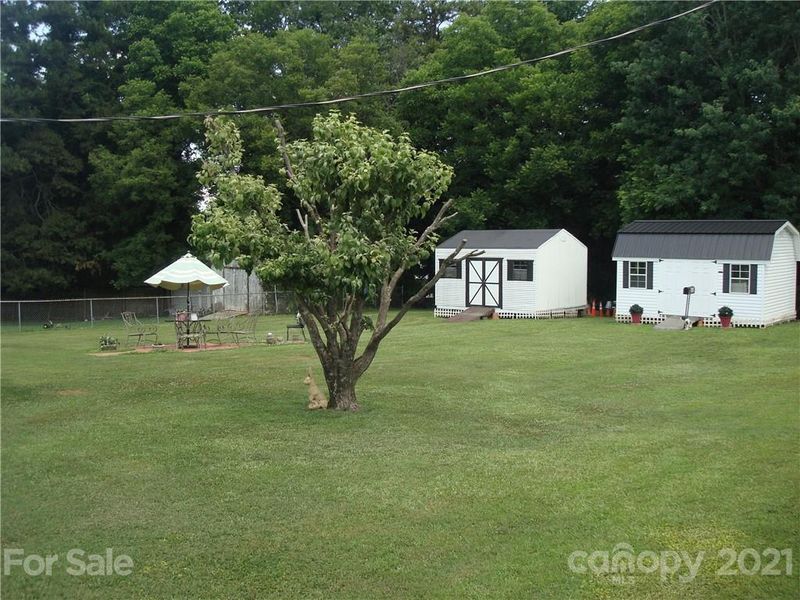 512 N Main St, Stanley, NC 28164