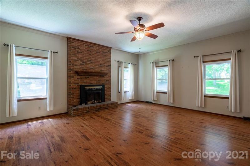 6025 Indian Brook Dr, Matthews, NC 28104