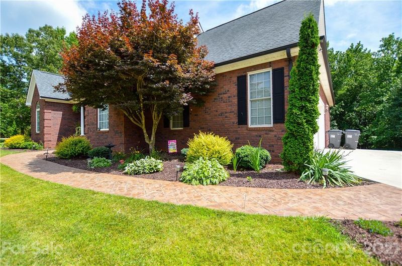 6805 Plyler Rd, Kannapolis, NC 28081