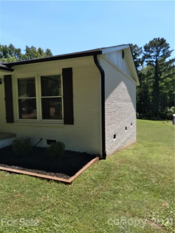 104 Carey Ave, Mount Holly, NC 28120