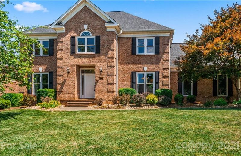 927 44th Avenue Ct NE, Hickory, NC 28601