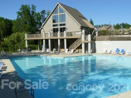 8022 Mariners Pointe Cir, Denver, NC 28037