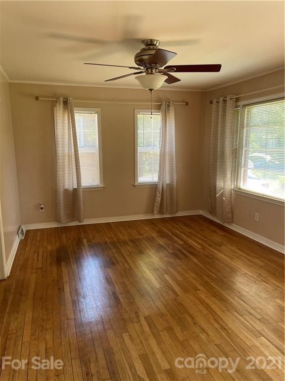 208 E Catawba Dr, Mount Holly, NC 28120