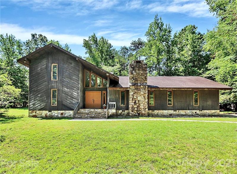 2701 Foxfire Rd, Charlotte, NC 28270