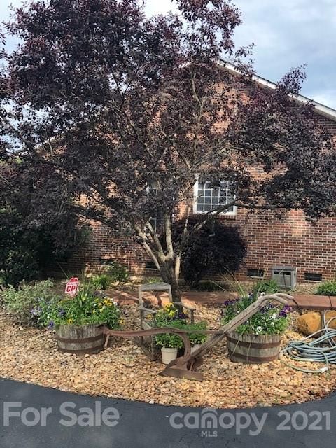 5221 E Bandys Cross Rd, Catawba, NC 28609