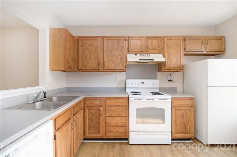 6348 Windsor Gate Ln, Charlotte, NC 28215