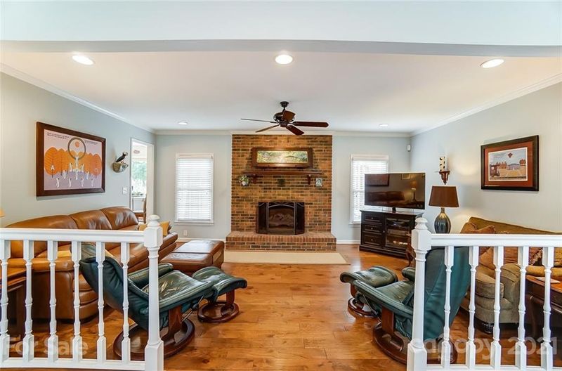 454 Cottonfield Cir, Waxhaw, NC 28173