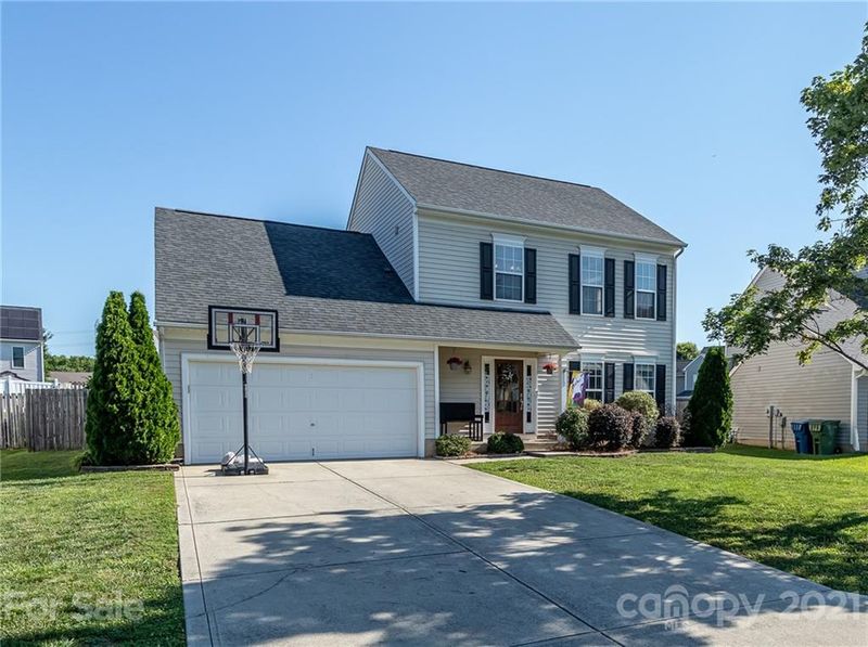 112 Barrington Dr, Mount Holly, NC 28120