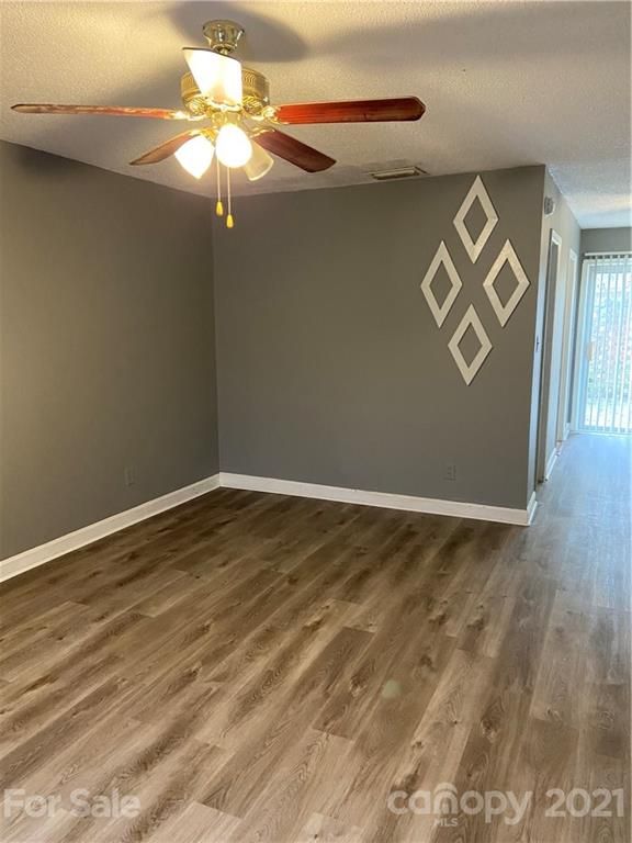 160 17 Pl NW, Hickory, NC 28601