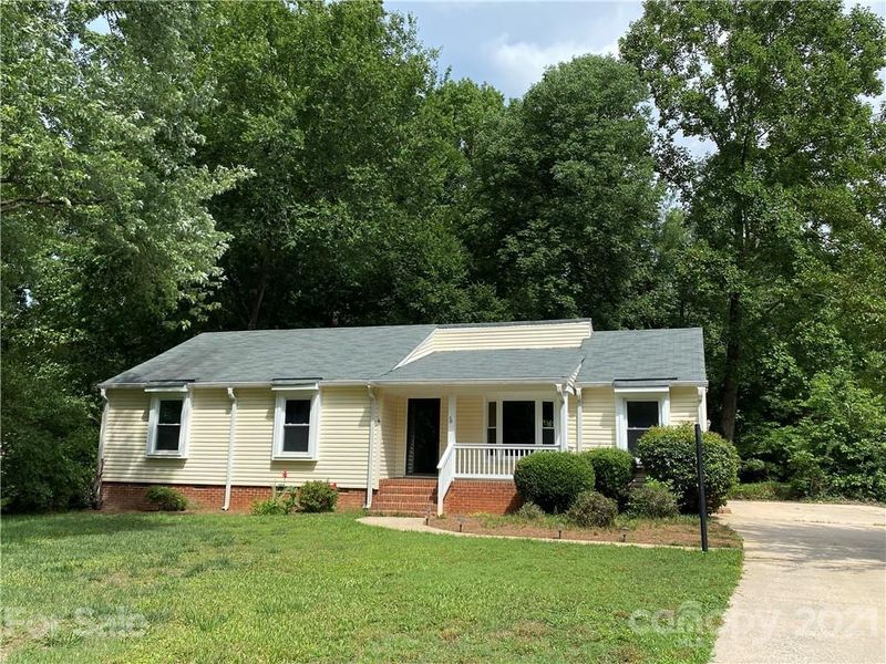 1232 Lightwood Dr, Matthews, NC 28105