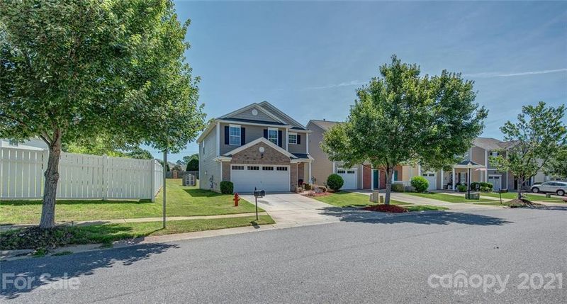 904 Willow Creek Dr, Gastonia, NC 28054