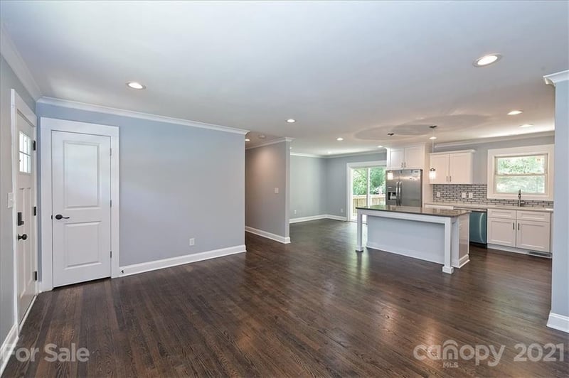 526 Frank Dr, Charlotte, NC 28215