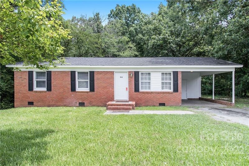 914 Clark St, Wingate, NC 28174