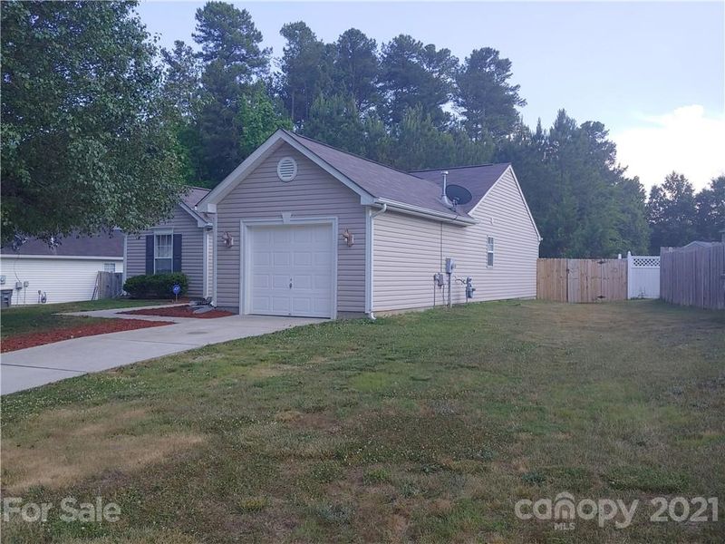 1528 Summit Ridge Ln, Kannapolis, NC 28083