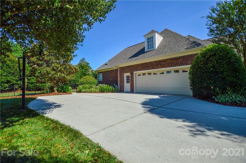 7639 Cotton St, Harrisburg, NC 28075