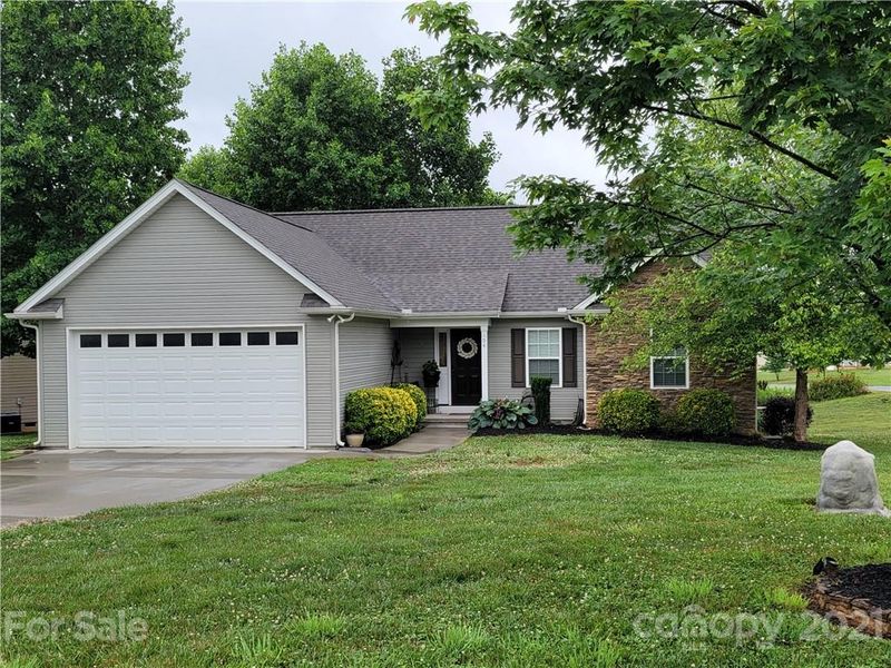 104 Emma Mae Dr, Statesville, NC 28677