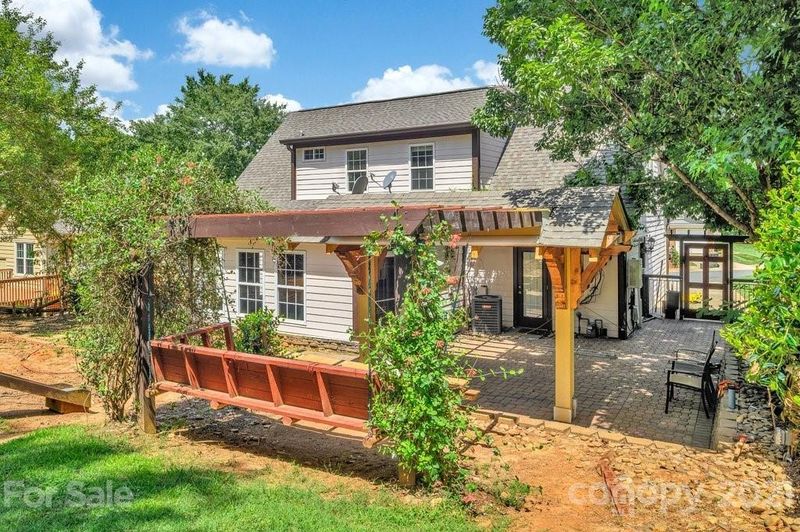 8521 Red Setter Ln, Charlotte, NC 28227