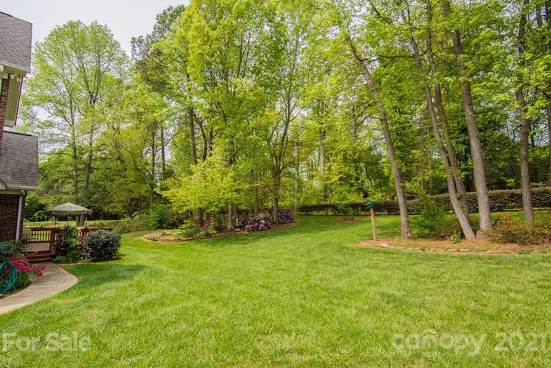 131 Eaglecrest Dr, Matthews, NC 28104